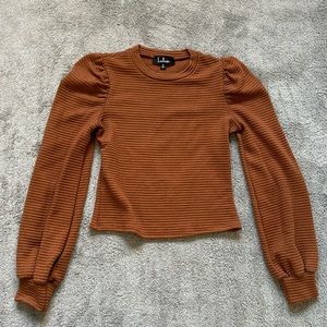 Brown ruffled shoulder sweatshirt in size S